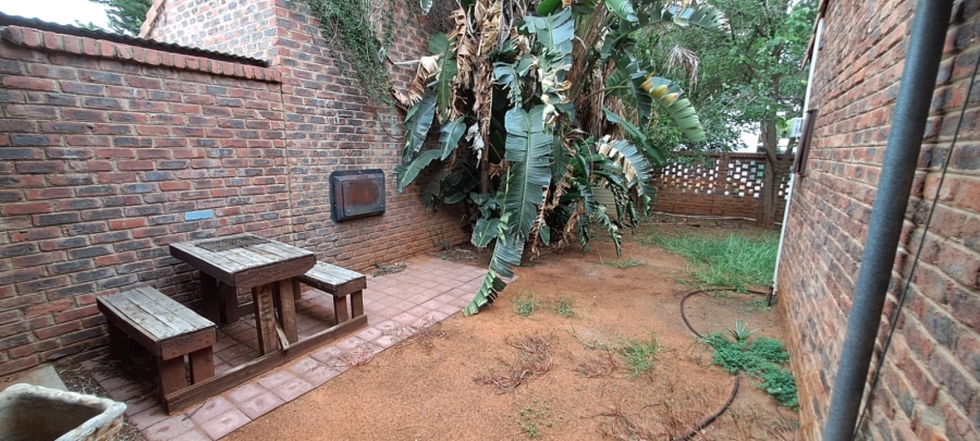 3 Bedroom Property for Sale in Rhodesdene Northern Cape